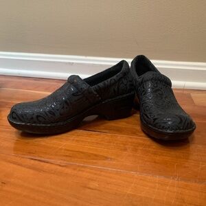 BOC Black Pattern Clog